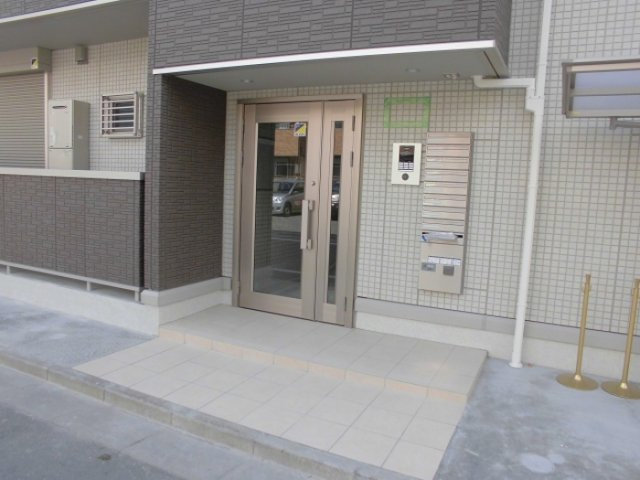 ソレイユＭのエントランス