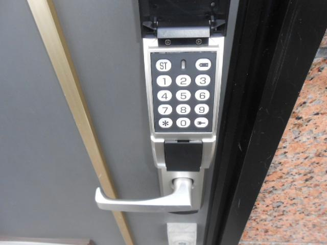 ドミールＴＫの玄関