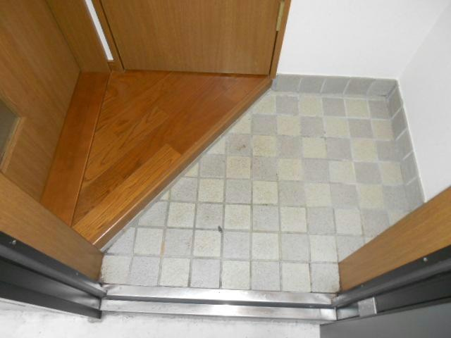 ドミールＴＫの玄関