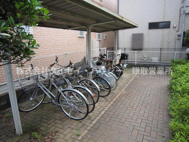 リリーヴィレッジＡ・Ｂ棟のその他共用部分|敷地内に自転車置き場です