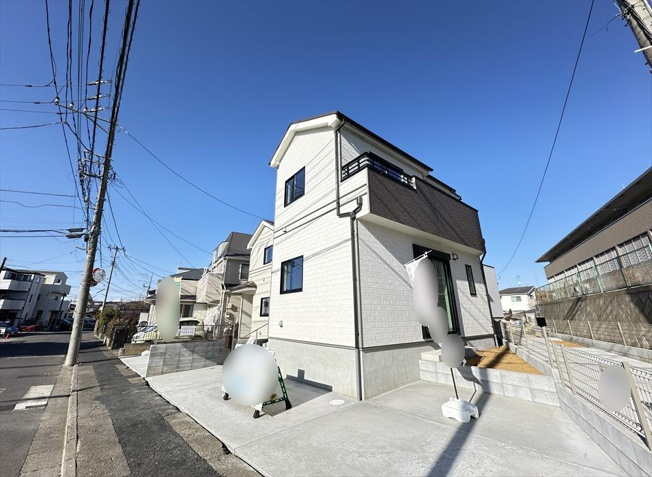 【駐車場】 | 新座市大和田5丁目　新築一戸建住宅　全3棟　(志木本店) | 新座駅徒歩15分。カースペース2台分(車種による)を確保した、ゆとりある住まいです。