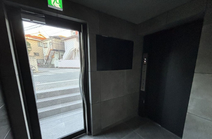 CREATIF駒澤大学前　角部屋　敷金礼金0　フリーレント3ヵ月のエントランス