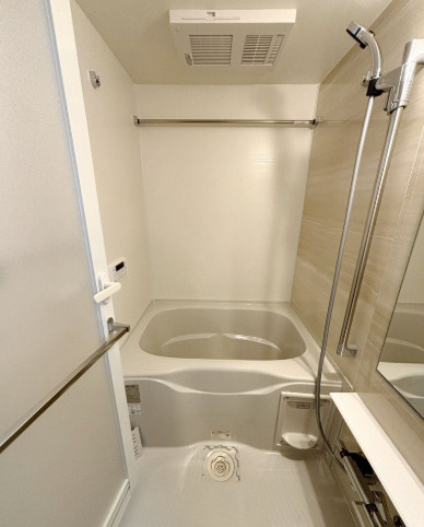 CREATIF駒澤大学前　角部屋　敷金礼金0　フリーレント3ヵ月の浴室