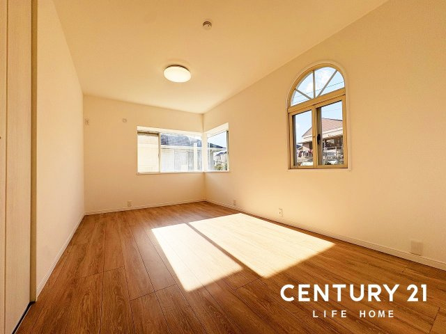 【洋室】 | 東急田園都市線「鷺沼」中古戸建 | 明るい洋室です