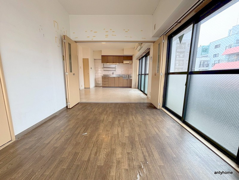 グローリーヨシダの居間・リビング