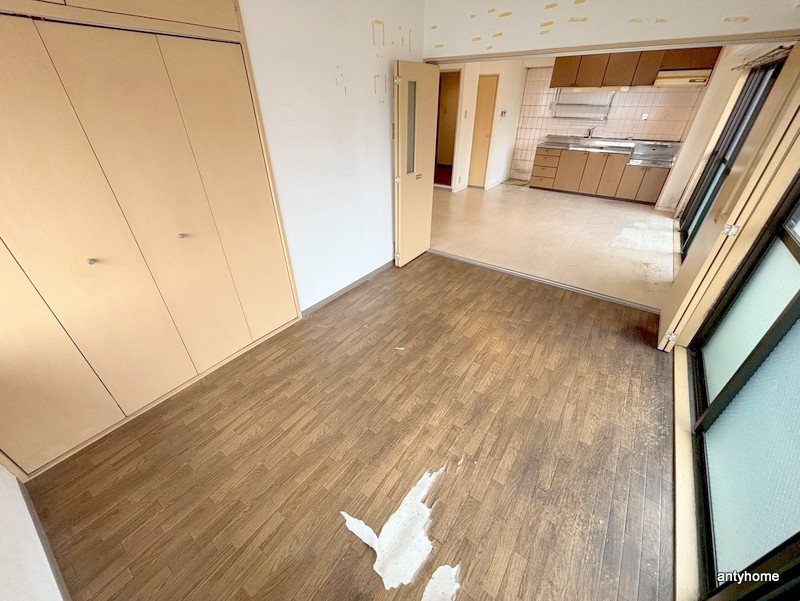 グローリーヨシダの洋室