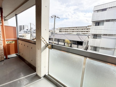 【バルコニー】 | パレ東塚口Ⅰ | 9.31平米の広々バルコニー