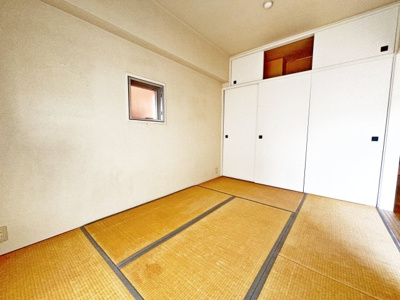 【和室】 | パレ東塚口Ⅰ | リビング横に和室。お子様のお昼寝スペースや来客スペースに最適です