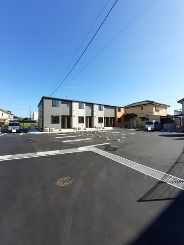 ｃｏｚｙ　ｃｏｕｒｔ　末武中の駐車場