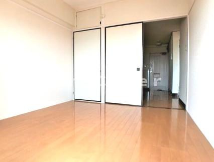 サンファスト清瀬の玄関