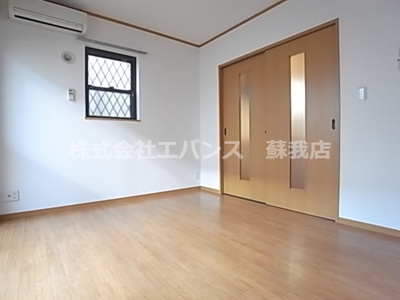 【エントランス】 | ラフィネ | 落ち着いたエントランスです