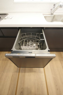 【キッチン】 | 【仲介手数料無料！！】日野市日野本町5丁目　新築戸建て（全2棟）2号棟　5480万円 | 食器洗い乾燥機