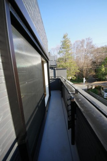 【バルコニー】 | 【仲介手数料無料！！】日野市日野本町5丁目　新築戸建て（全2棟）2号棟　5480万円