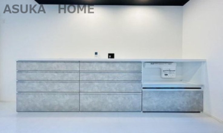 瀬谷区橋戸３丁目 戸建のキッチン|カップボード装備で収納が充実してて、うれしいです。