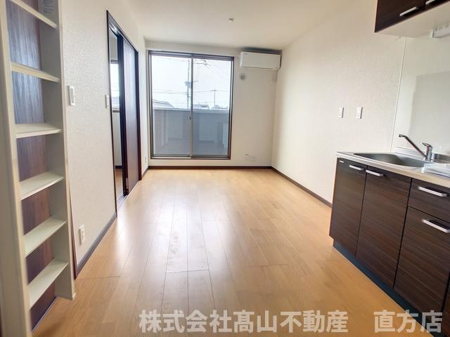 Lindy Tonnoの居間・リビング