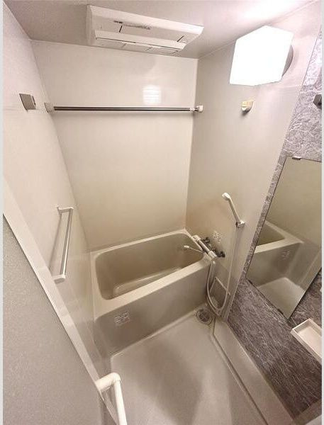 S-RESIDENCE新大阪駅前の浴室