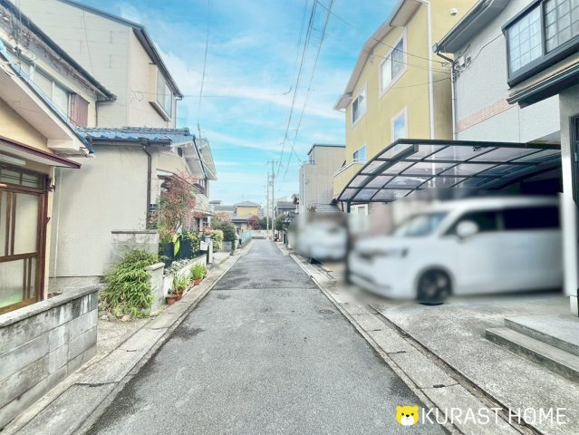 京都市右京区嵯峨天龍寺椎野町　中古戸建の前面道路含む現地写真