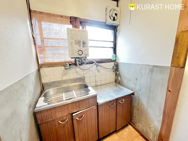 京都市右京区嵯峨天龍寺椎野町　中古戸建のキッチン