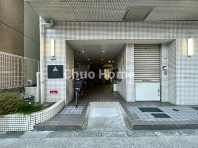 【エントランス】 | パシフィックパレス元浅草 | 【エントランス】マンションのエントランスは、その物件の印象を決める、顔とも言える場所です。毎日通る場所ですからきれいなのが一番です。