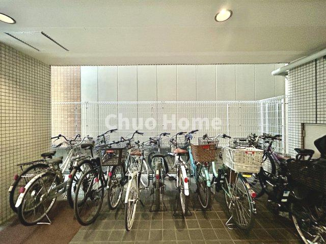 パシフィックパレス元浅草の駐輪場|【自転車置き場】最新の空き状況や費用などの詳細は担当スタッフまでお問い合わせください。