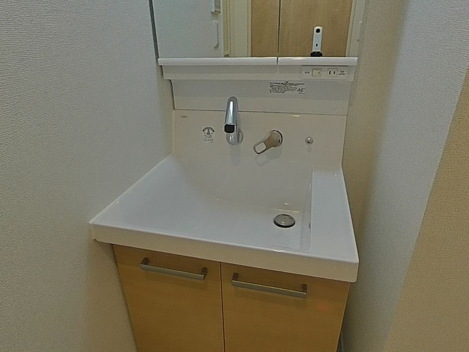 E.ステージ新御徒町の独立洗面台