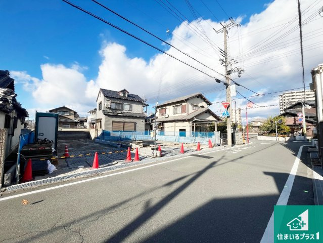 加古川市加古川町本町　第2期　新築一戸建ての前面道路含む現地写真|周辺は落ち着いた街並みの住宅地！子育てがしやすい住環境です！まだ未完成ですが、現地でしかわからない事もございます。是非一度ご覧ください。