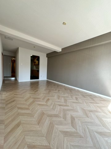 ラジュニール春日丘の居間・リビング