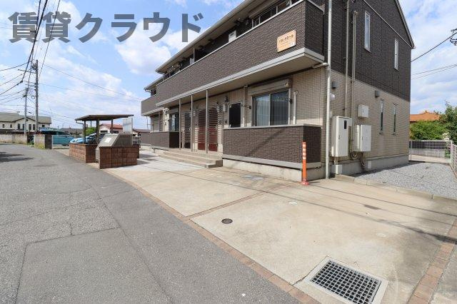 バル・ドミールの駐車場|駐車場完備です