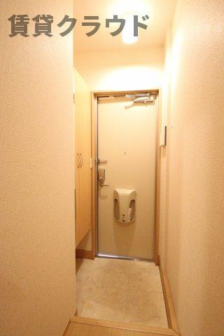 バル・ドミールの玄関|シンプルで使いやすい玄関です