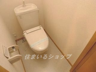 広島市安佐北区深川３丁目のアパートのトイレ|暖房便座・収納あり