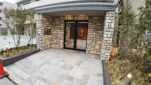 プレジオ内代のエントランス