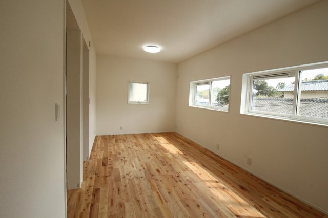 横浜西町　新築戸建　【高台】の洋室|2F　南の部屋　4.5帖+4.5帖