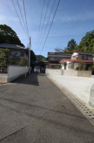 横浜西町　新築戸建　【高台】の前面道路含む現地写真