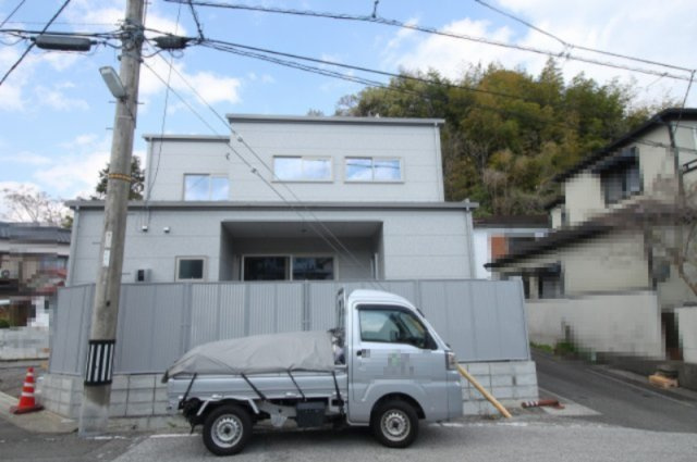 横浜西町　新築戸建　【高台】の外観|3ＬＤＫ　建物面積　91.08㎡　（約27.55坪）建物面積　91.08㎡　（約27.55坪）