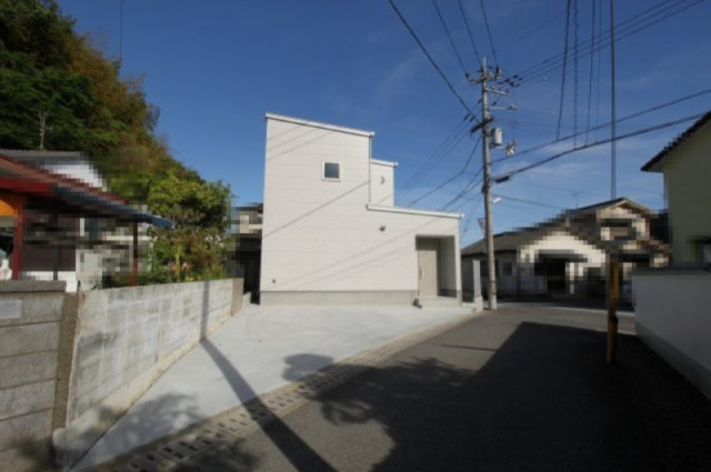 横浜西町　新築戸建　【高台】の外観|3ＬＤＫ　建物面積　91.08㎡　（約27.55坪）