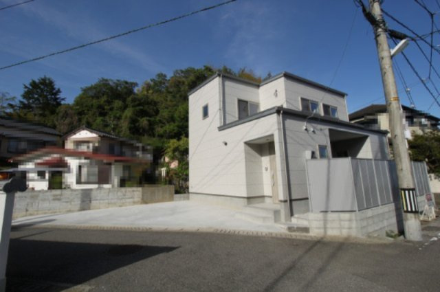 横浜西町　新築戸建　【高台】の前面道路含む現地写真