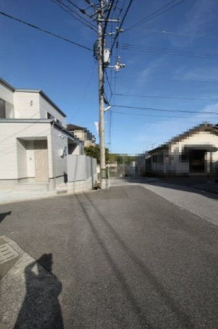 横浜西町　新築戸建　【高台】の前面道路含む現地写真