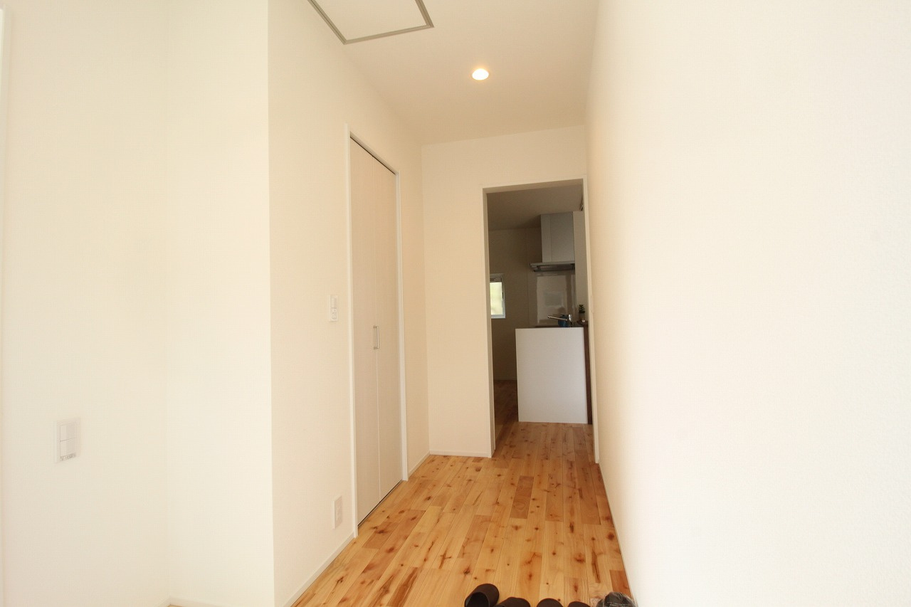 横浜西町　新築戸建　【高台】の玄関