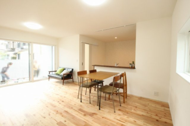 横浜西町　新築戸建　【高台】の居間・リビング|LDK　18.0帖