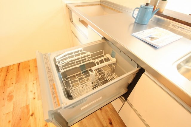 横浜西町　新築戸建　【高台】のトイレ|収納