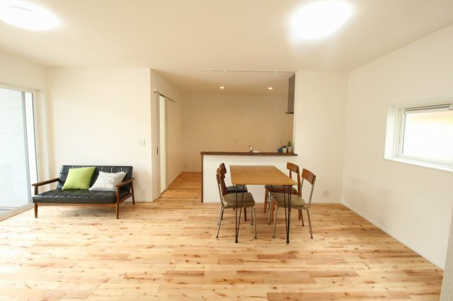 横浜西町　新築戸建　【高台】の居間・リビング|LDK　18.0帖