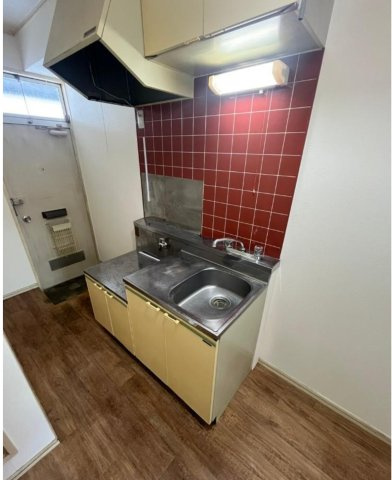 【かなでホーム】神奈川県秦野市1棟投資アパートのキッチン