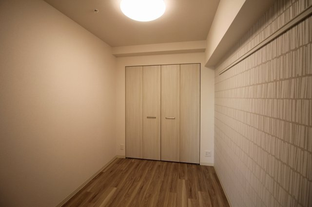【寝室】プレサンス広小路通　葵