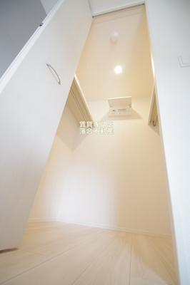 【収納】 | アーリントンハイツ矢部 | たっぷりウォークインクローゼット♪