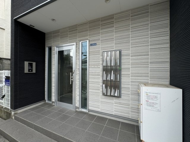 エムステージ矢田のエントランス