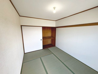 【和室】 | 白鷺スカイハイツ | 全居室収納有りますので、収納場所に困らず綺麗な室内をたもてますね！家族の思い出も大切にしまっておけますね♪