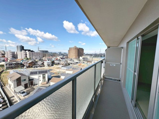 【バルコニー】 | 白鷺スカイハイツ | 東面バルコニーですので、日当たり良好で洗濯物がよく乾きますよ！