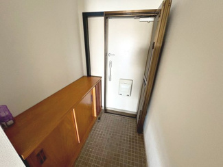 【玄関】 | 白鷺スカイハイツ | 【玄関】シューズボックスございますので、散らかりがちな玄関も片付きますね！