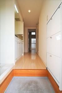 ジュークIIの玄関