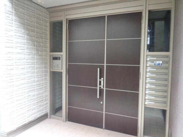 メゾン ハピネスのエントランス